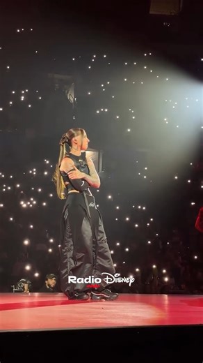 @itsyoungmiko disfrutando su momento de “I madre it” en el Coliseo de Puerto Rico. 💫💖 #RadioDisney #RadioDisneyBolivia #YoungMiko | Radio Disney Bolivia