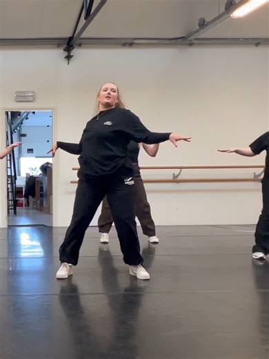 DC: @Bengt Rangé #commercial #dansles #dancing #female #viral #fyp #fy #voorjou #dance #checkonit #beyonce