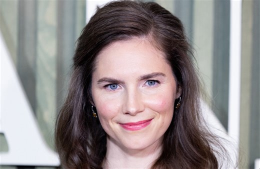 Amanda Knox does comedy to 'laugh at the bad things that have happened' to her