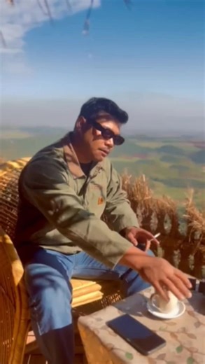 🌲🌿🌥️❄️🌨️☕🚭 | Yan Naing