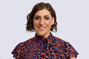 Mayim Bialik Bio, Wiki, Age, Height, Family, Husband, Children, Worth, Blossom, and Jeopard