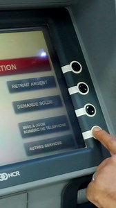 Les questions sur les services Société Générale Algérie ont toujours une réponse chez notre délégué bancaire préféré... même quand il fait ses courses! Dans la série #حبيت_نسقسيك Voici l’épisode 4: comment changer son code PIN  | Lotus Conseil | Facebook