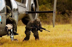 National Anthem Of Brazil (English Version) | Exército Brasileiro | Tradução - LETRAS.COM.BR