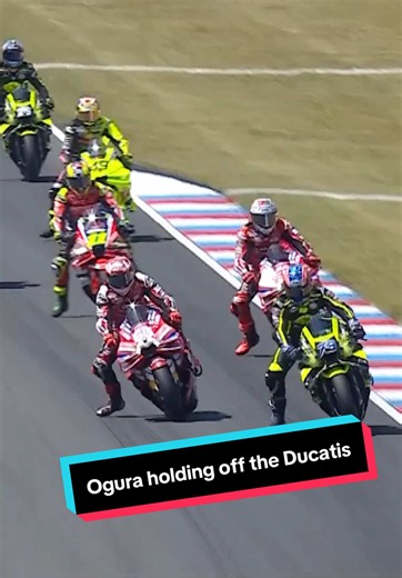 What a ride Ogura 👏👏 The Japanese rider held off the two factory Ducati’s for as long as he possibly could while still trying to find his rhythm at the #CzechGP 🇨🇿 #MotoGP #motorsport #motorcycle #racing