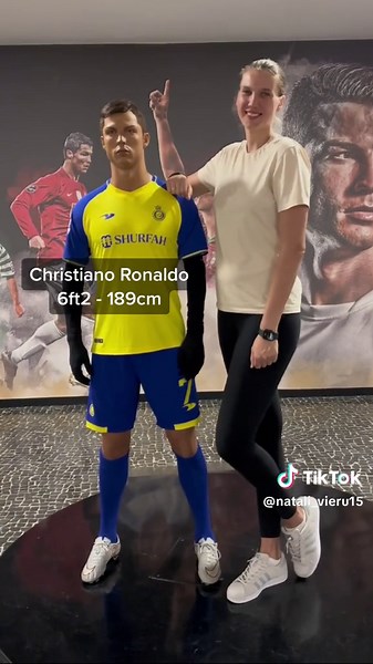 Christiano Ronaldo Height Comparison with a Tall Woman