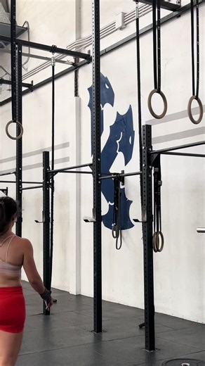 Not a good day today #barmuscleup #bmu #crossfit #crossfitgirl #crossfitfails