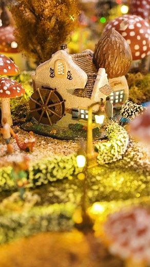 EFTELING MINIATUREN🍄✨ Wie wil er nou niet een vleugje Efteling-magie in huis?😍 Met deze prachtige miniaturen breng je de betovering van het park gewoon naar je eigen woonkamer. Perfect voor elke Efteling-fan! Ga jij voor de nieuwste items, of staat er al een andere favoriet op je verlanglijstje? | Intratuin Duiven