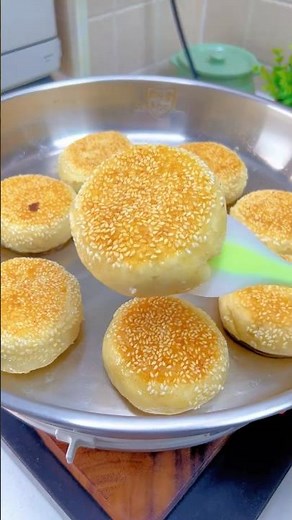Easy &fast pancake recipe. How to make pancake. Crispy outer layer. Simple ingredients.
