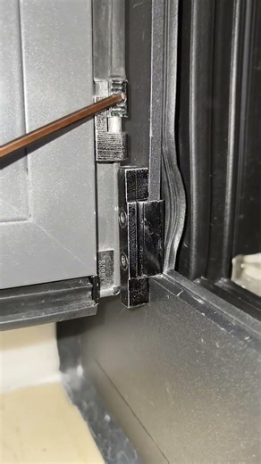 Adhesive-free pocket lock for curtain windows; magnetic suction design; simply attach an!#qiangning