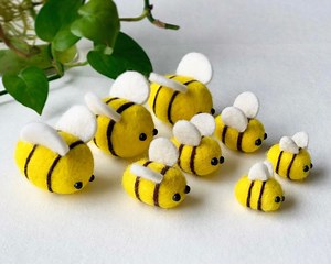 Felt Bee 10 Pcs, Bee Decor, Needle Felt Bees, Felted Bees, Honey Bee Decor, Felt Accessories, Felt Humble Bee, Wool Bee, Three Sizes - Etsy UK