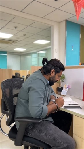 Backspace Tech on Instagram: "And it’s official. From April 1, RBI has clarified that basic savings account holders don’t need to maintain a minimum balance anymore. You can keep a zero balance and still get an ATM card, digital banking, a free chequebook, and many more. Just remember one thing: You can have only one basic savings account per person, per bank."