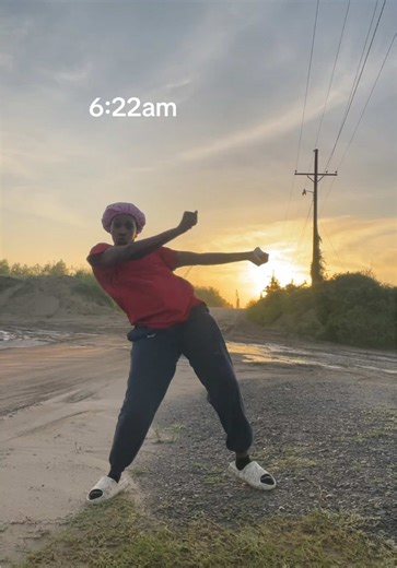 Ari Bleux (@confusiontosociety)’s video of waking up