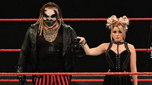 5  WWE couples who went viral out of nowhere!