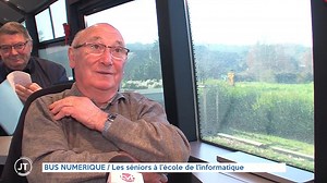 BUS NUMERIQUE Les séniors à l'école de l'informatique | Val de Loire TV