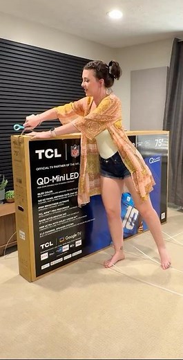2024 TCL QM8 TV Unboxing (Mini LED 4K 144Hz)