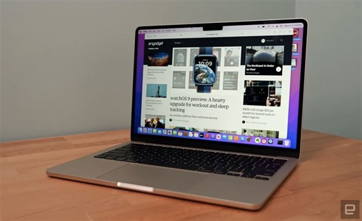 Apple's M2 MacBook Air drops to $800