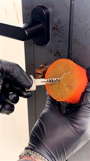 Locksmith's hack for key lubrication | Magic Hands Creations