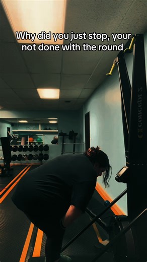 5 rounds was a lot! Had a to take a few moments to allow my soul to come back into my body 🤷🏻‍♀️ iykyk 😊 🫠 #motivation #consistency #gymtherapy #gymmotivation #CapCut