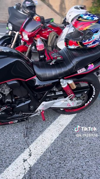 CB400スーパーフォアの魅力｜福岡で体感