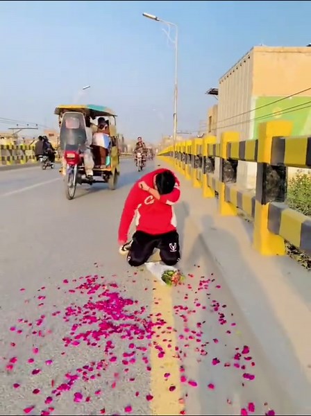 Gf ni hai: Emotions of a Sad Boy on Eid