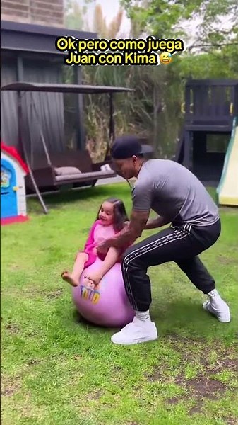 JUAN JUGANDO CON KIMA 🥹❤️ | #jukilop #shorts #kimberlyloaiza