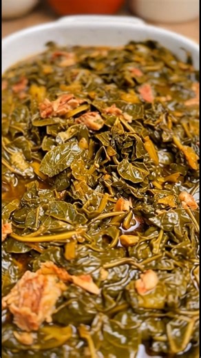 Grandma’s Collard Greens in HALF the Time! ⏱️🥬 Who loves Southern-style Collard Greens but hates waiting hours for them to cook? 🙋‍♀️ I used to think you couldn't rush perfection... until I tried this Instant Pot version. It tastes like it's been simmering on the back of Grandma's stove all day long, but it’s ready in under an hour! 🥓✨ It has that smoky, savory "potlikker" flavor we all crave, thanks to the smoked meat and a splash of vinegar. Perfect for Sunday dinner or a busy weeknight. 👇