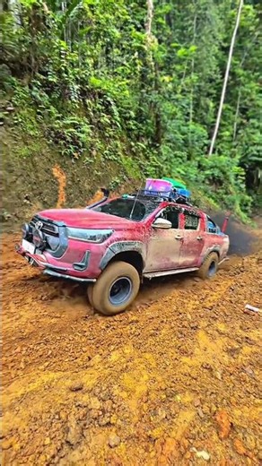 TOYOTA Hilux Off-Road: Conquer Any Terrain #4x4 #offroad #toyota #hilux #dieseloffroad4x4 #foryou