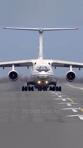460K views · 10K reactions | “El Ilyushin Il-76MF de la Fuerza Aérea Egipcia desciende con potencia sobre la pista. Tras 2 horas y 39 minutos de vuelo, este gigante de cuatro motores se enfrenta al reto del terreno inclinado, demostrando precisión y control en cada metro del aterrizaje.” #aterrizaje #airport #aviation #airplane | Airport Live Ar | Facebook