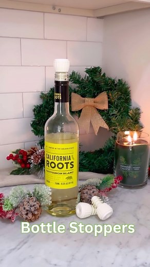 The ultimate gift guide for the foodie in your life. Comment below if you have any of these on your #wishlist this year! 🎁👇 | FoodSaver