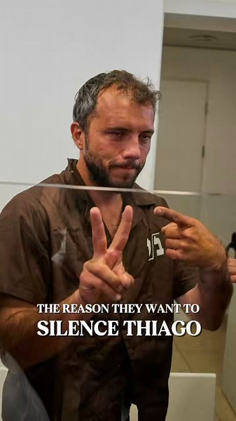 The reason they want to silence Thiago is that he refuses to stop telling the truth.::::Querem calar o Thiago porque ele se recusa a parar de dizer a verdade!