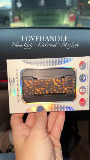 LOVEHANDLE helping me keep a grip on my phone and also always have a kickstand to prop my phone up. LOVE! Plus, they’re a small business who invests in their affiliates 🩵 #sharethelovehandle #bfcm #tiktokshopcreatorpicks #sharethelovehandle #phonegrip @LoveHandle