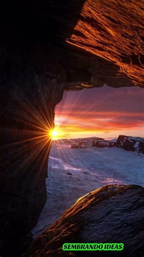 EL ECO DEL TÍTULO EN EL SILENCIO ETERNO