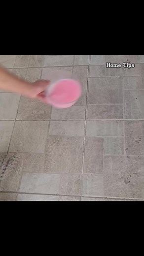 The best Homemade Polish for your Floor, this leaves it shiny. #HomeTips #Tricks #Tips