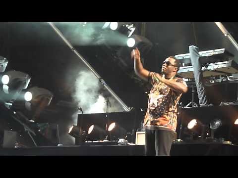 Drake Brings Out P DIDDY & MASE at OVO FEST 2013
