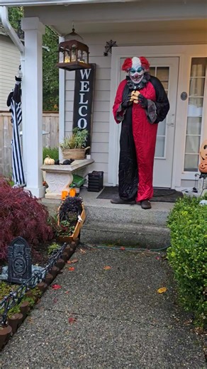 I hope all of you clown-holes had a tremendous Halloween! Here's a special Halloween message for you... and only you. | Krusty Bumbles the Killer Clown