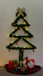 Christmas wall tree decor 🎄✨#christmastree #walldecor #holidaydiy | Beamish DIY