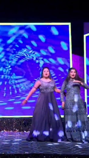 When the bride’s sisters take over the sangeet stage - Lagdi hai thai ✨💃 #Dance #trendingshorts