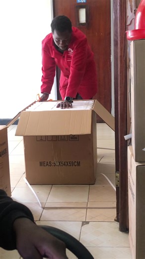 204 eggs hatching in 21 days… and you barely lift a finger! 🐣🔥 Meet our NEW 204-egg fully automatic incubator – the sweet spot for farmers scaling up fast: ✅ 100% automatic turning, temp & humidity control ✅ AC/DC (electricity or solar/battery – no blackout worries) ✅ Digital display smart alarm system ✅ High hatch rate (95% on kienyeji, Sasso, Kuroiler, layers) ✅ Only add water every few days – that’s it! From 500 birds to 2000 – this machine turns your farm into a chick factory 💰 Launch pri