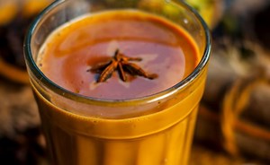 Dear Tea Lover! क्या तुम्हें सही में चाय बनानी आती है? बताओ तो चाय में पहले क्या डालेगा पानी या दूध? आज जान लो परफेक्ट चाय बनाने की रेसिपी