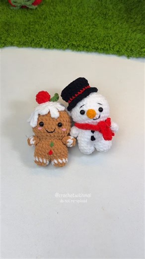 Crochet with Mai on Instagram: "Crochet mini gingerbread and snowman ☃️ The body base pattern is from my Smiski tutorial, and the other details can be found in my YouTube Shorts. #crochetgingerbread #crochetsnowman #gingerbreadcrochet #snowmancrochet #minicrochetstuff #tinyamigurumi #christmasamigurumi #holidayamigurumi #christmascrochet #holidaycrochet"