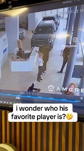 Man broke his own ankles trying to do the Scheffler shuffle 😂 🎥 via IG/triplecapgolf | Rock Bottom Golf