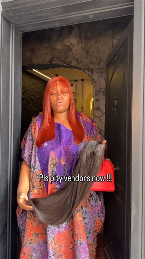 Bo Hairs | Donor hairs | Wigs on Instagram: "Pls I also say if u receive a hair you can already tell if u like the hair or not pls do not go ahead to cut the lace and hot comb them and start using since u know u definitely don’t like it or the hair didn’t meet ur expectations ,me I offer exchange in good condition ,am very much flexible , when I post all this Chinese deals I do not really like styling or enhancing the hairs when am making videos so u know if u really like them or not , the quali