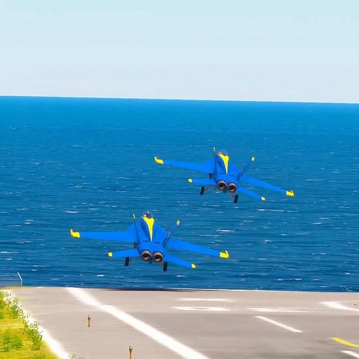 Incredible! F-18 Blue Angels takes off from a short runway | IronGaming