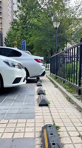 13K views · 82 reactions | A simple trick to avoid collisions when parking your car.#driving #tips #howto #manual #skills #car | Driving Skills | Facebook