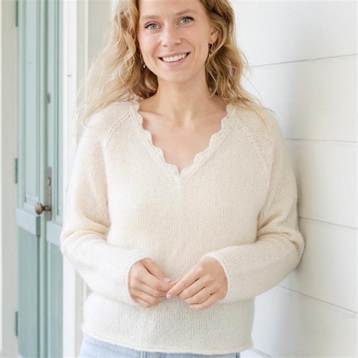 エレガントなスイートハーモニーセーターを編む - トップダウンVネックデザインと心地よいレイヤードで、オールシーズン活躍 - Etsy 日本