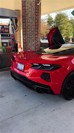 Exploring the C8 Corvette: A Comprehensive Review