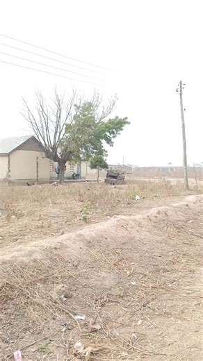 Uncompleted 3-Unit Apartment for Sale in Shishagu