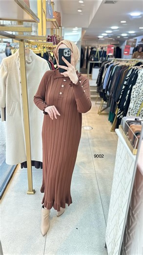 Kendinizi Özel Hissedin 💫 on Instagram: "Ürün kodu 👉🏻9002 Elbise fiyatı 👉🏻995₺ Elbise boy uzunluğu 👉🏻135cm Göğüs Basen Standart beden : 108 112 Markası 👉🏻Fermose Kumaşı 👉🏻Triko kumaş 40/46 bedene uyumlu 🌸 📞 0501 349 89 57 📱 Uygun fiyat garantisi ✅ Faturalı satış ✅ Değişim ✅ İade 🙊🙈 KENDİNİZİ ÖZEL HİSSEDİN 💫 #kozaesarpbutik #tesettürmoda #kadintunik #islamigiyim"