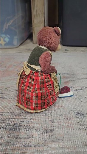 Busy Housekeeper - Vaccum Bear Vintage Battery Operated Toy 50s Cragstan