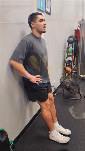 ‍♀️ Tibialis raises — small move, big impact! This simple exercise...